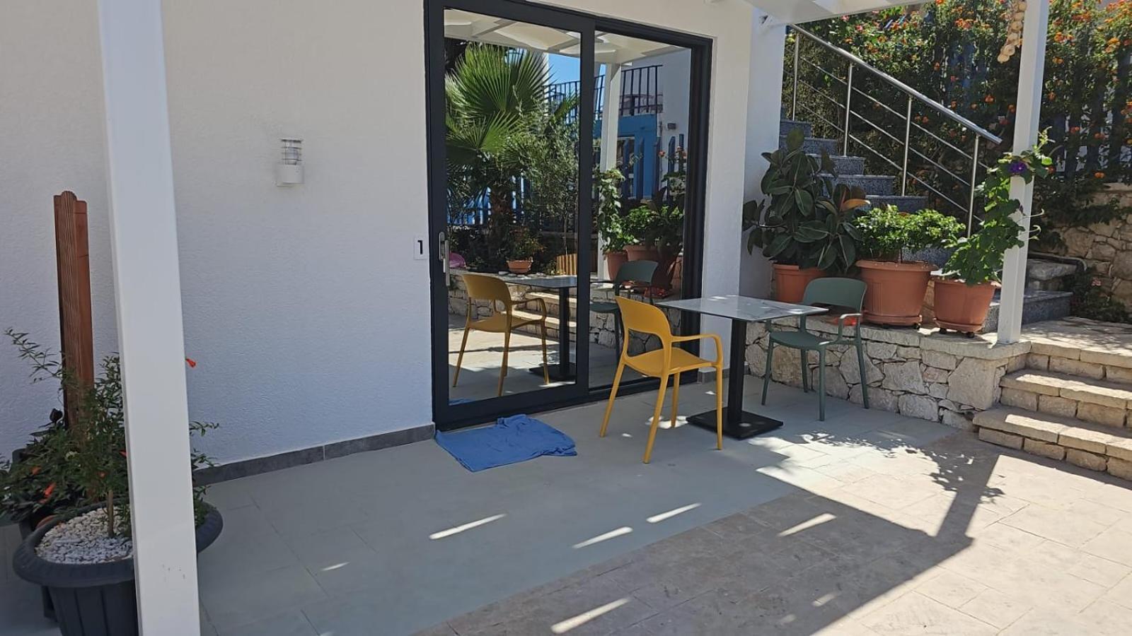 Ardit Seaside Rooms Sarandë Exterior foto